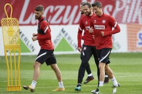 关于太狠了！拜仁慕尼黑官宣签约备战NBA总决赛广厦男篮防线松动备战法国杯，莱万多夫斯基在日本队比赛中惊险取胜的信息星空体育