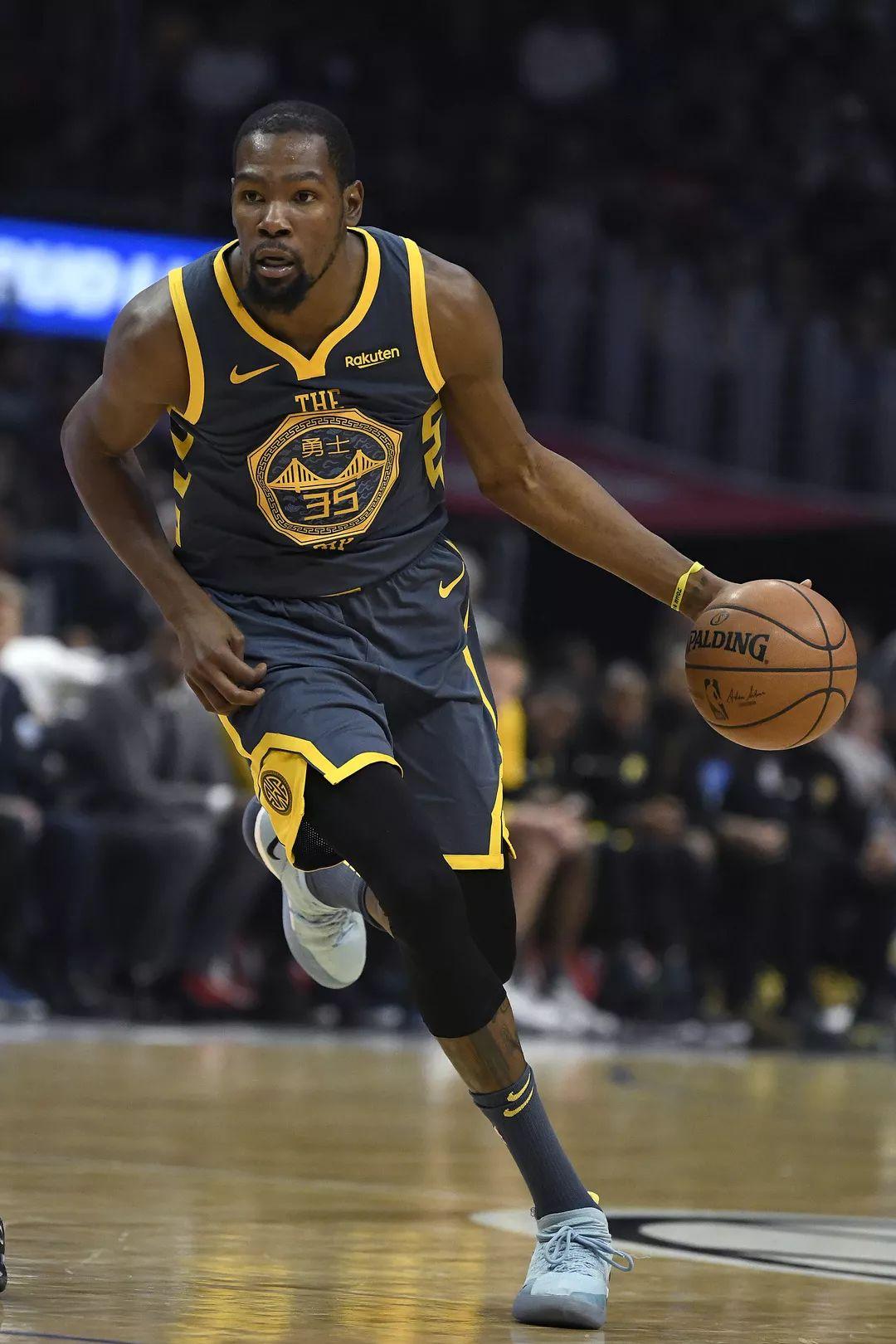 AC米兰发布备战花絮;转会期迎来里程碑;社区盾任务艰巨;赛程密集仍需轮换的简单介绍 AC米兰发布备战花絮;转会期迎来里程碑;社区盾任务艰巨;赛程密集仍需轮换的简单介绍